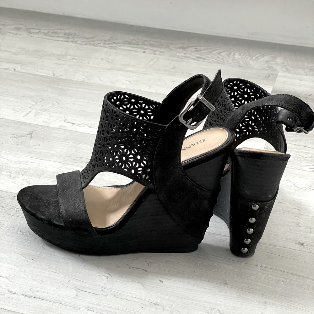 Gianni Bini Sexy Wedges 💕